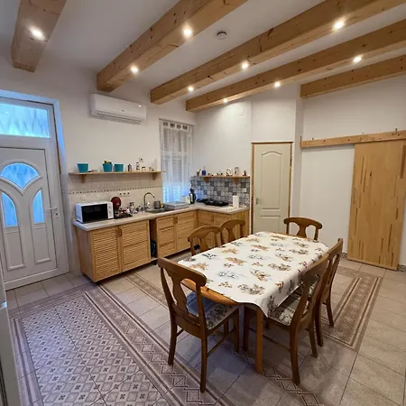 Irma Vendeghaz Badacsonytomaj